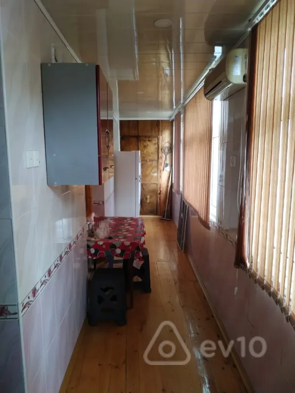 Kirayə verilir 3 otaqlı köhnə tikili 64 m²