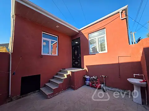 Satılır 3 otaqlı həyət evi 90 m²