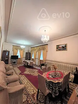 Satılır 4 otaqlı həyət evi 200 m²