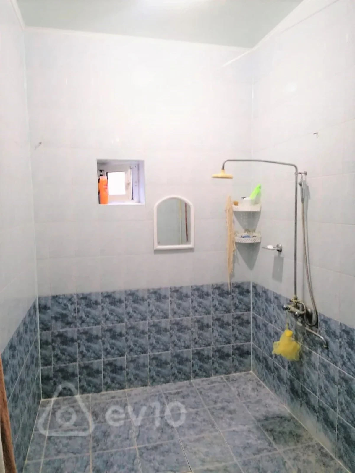 Satılır 4 otaqlı həyət evi 200 m²