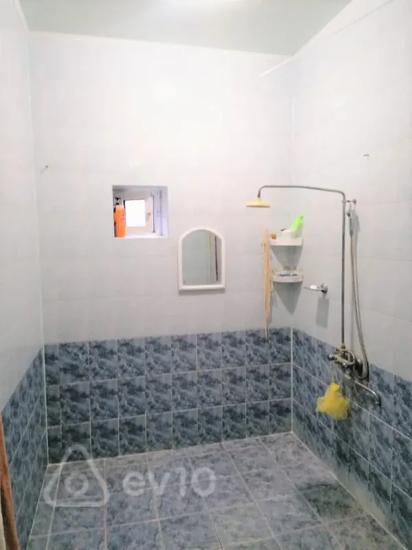 Satılır 4 otaqlı həyət evi 200 m²