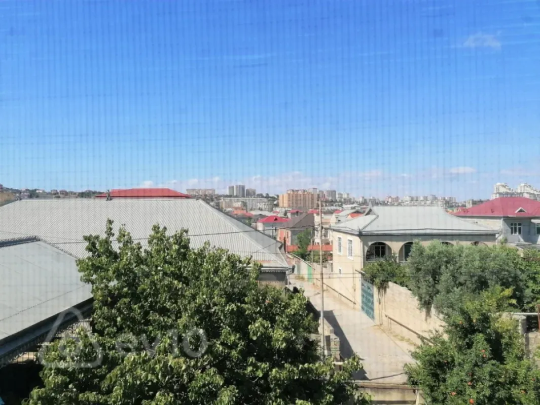 Satılır 4 otaqlı həyət evi 200 m²