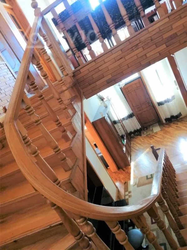 Satılır 4 otaqlı həyət evi 200 m²