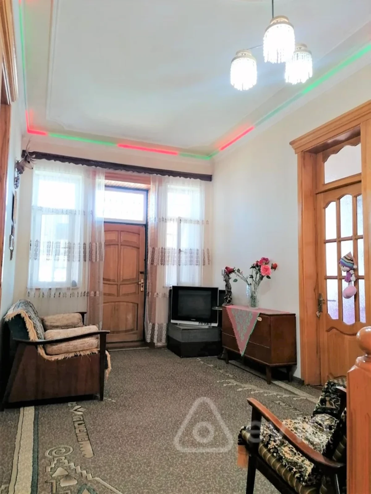 Satılır 4 otaqlı həyət evi 200 m²