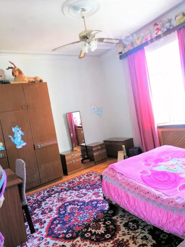 Satılır 4 otaqlı həyət evi 200 m²