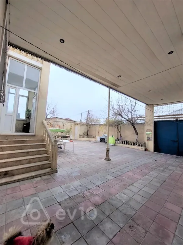 Satılır 4 otaqlı həyət evi 200 m²
