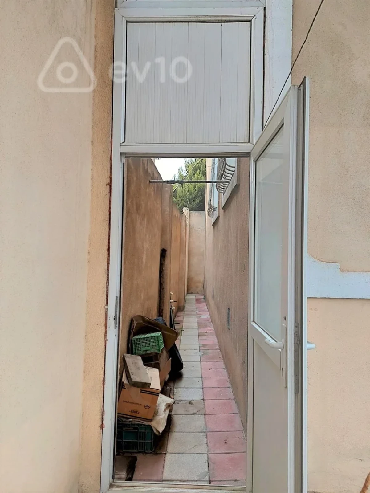Satılır 4 otaqlı həyət evi 200 m²