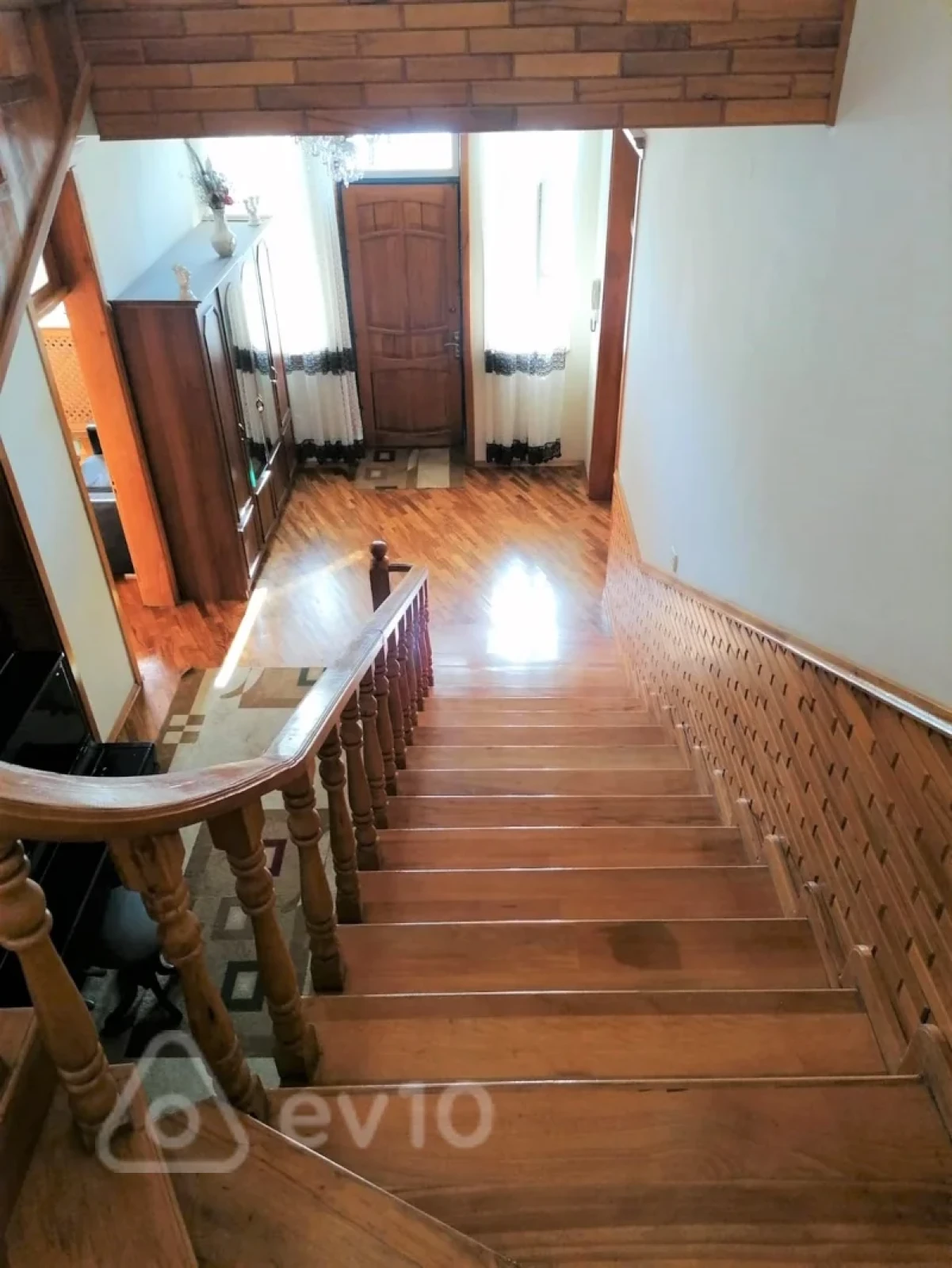 Satılır 4 otaqlı həyət evi 200 m²