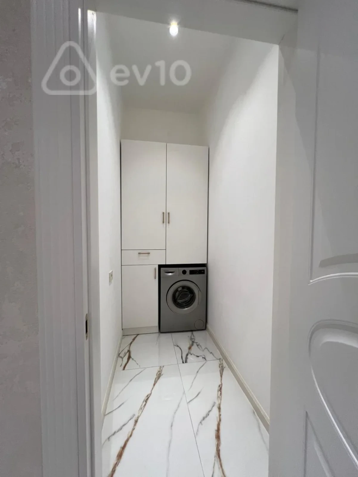 Kirayə verilir 2 otaqlı yeni tikili 85 m²
