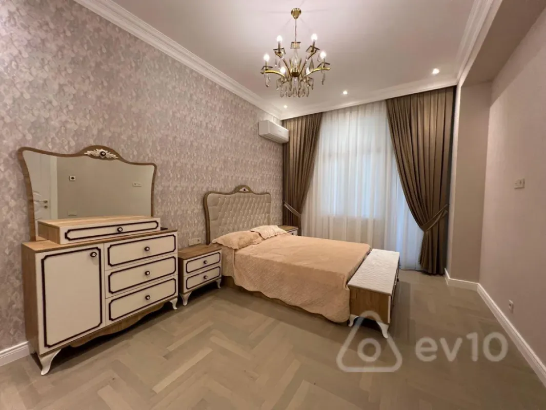 Kirayə verilir 2 otaqlı yeni tikili 85 m²