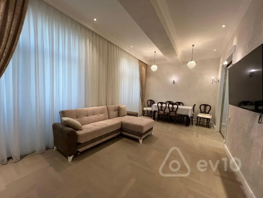 Kirayə verilir 2 otaqlı yeni tikili 85 m²