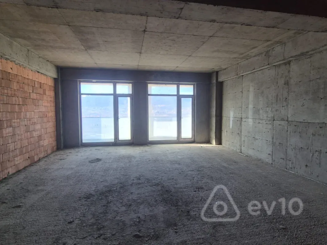 Satılır 2 otaqlı yeni tikili 72 m²