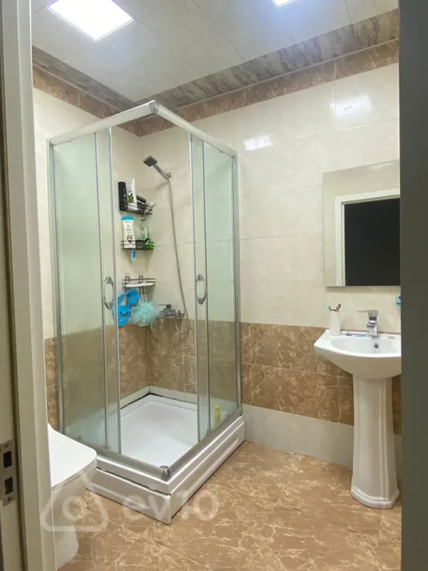 Kirayə verilir 4 otaqlı yeni tikili 143 m²