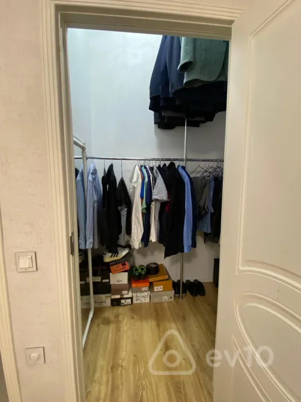 Kirayə verilir 4 otaqlı yeni tikili 143 m²