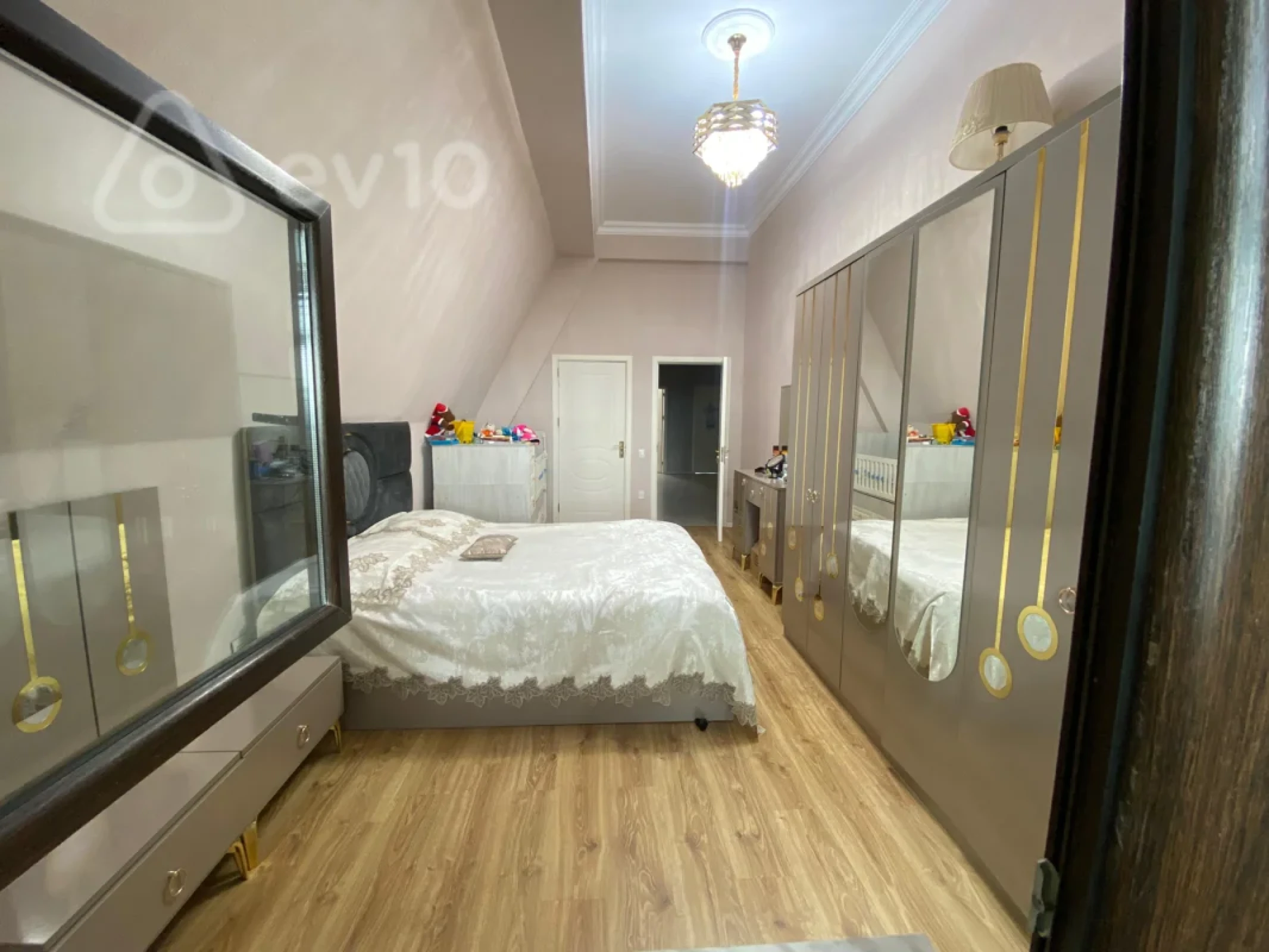 Kirayə verilir 4 otaqlı yeni tikili 143 m²