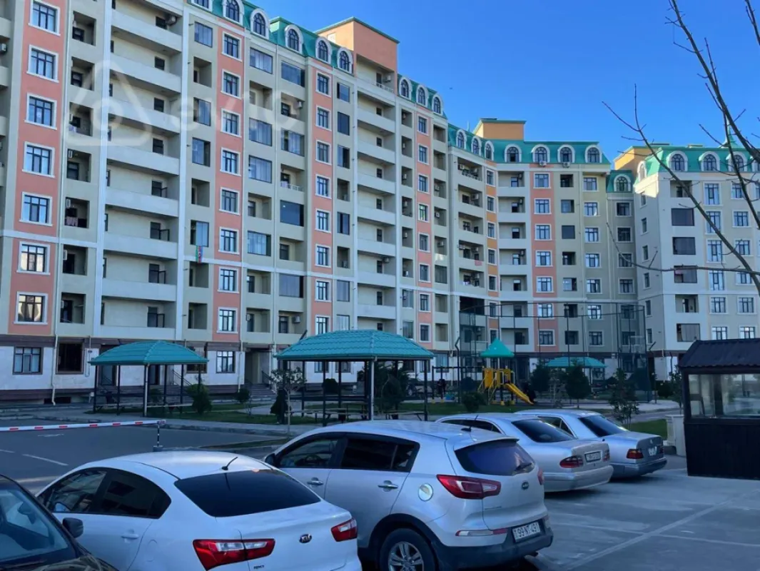 Kirayə verilir 4 otaqlı yeni tikili 143 m²