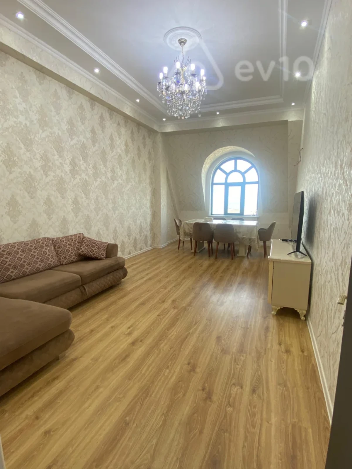 Kirayə verilir 4 otaqlı yeni tikili 143 m²