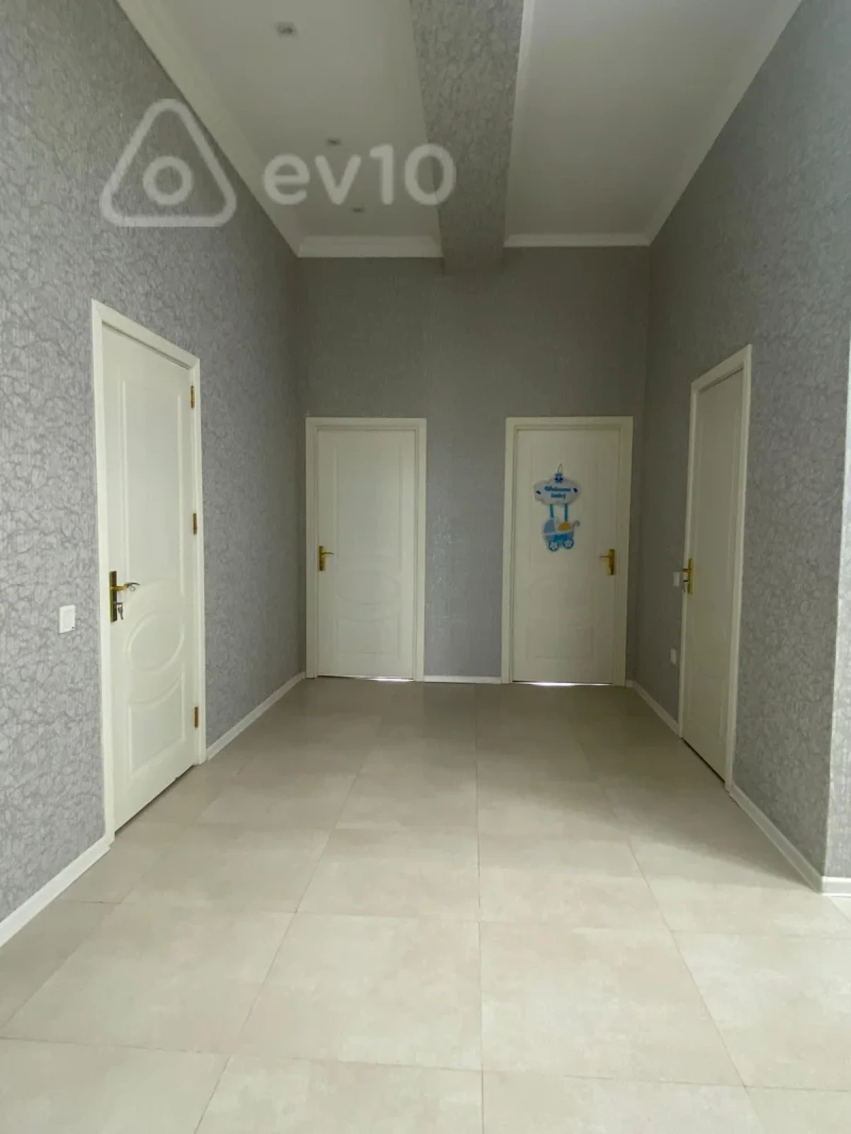 Kirayə verilir 4 otaqlı yeni tikili 143 m²