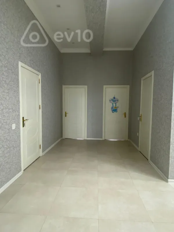 Kirayə verilir 4 otaqlı yeni tikili 143 m²