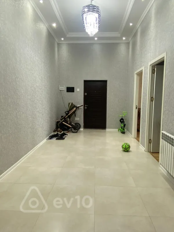 Kirayə verilir 4 otaqlı yeni tikili 143 m²