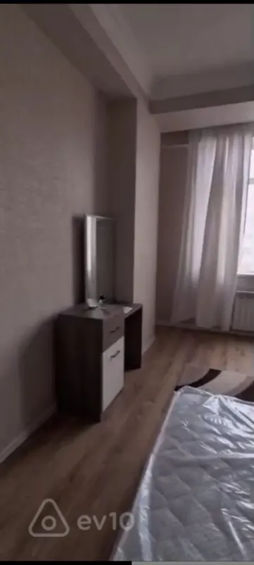 Kirayə verilir 2 otaqlı yeni tikili 80 m²