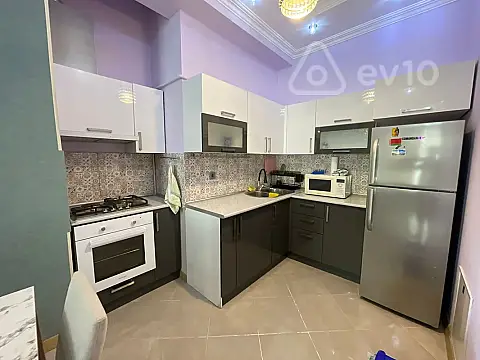 Kirayə verilir 2 otaqlı yeni tikili 74 m²