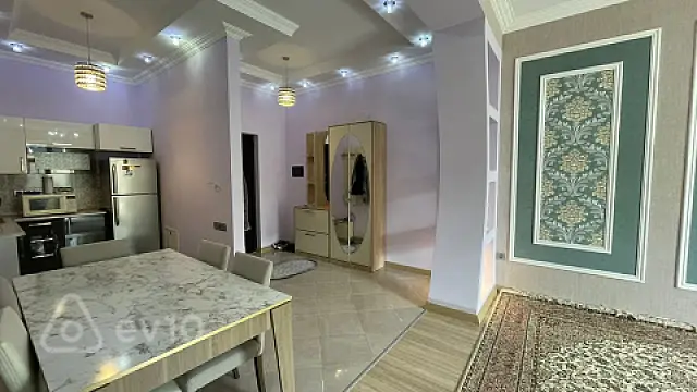 Kirayə verilir 2 otaqlı yeni tikili 74 m²