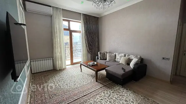 Kirayə verilir 2 otaqlı yeni tikili 74 m²