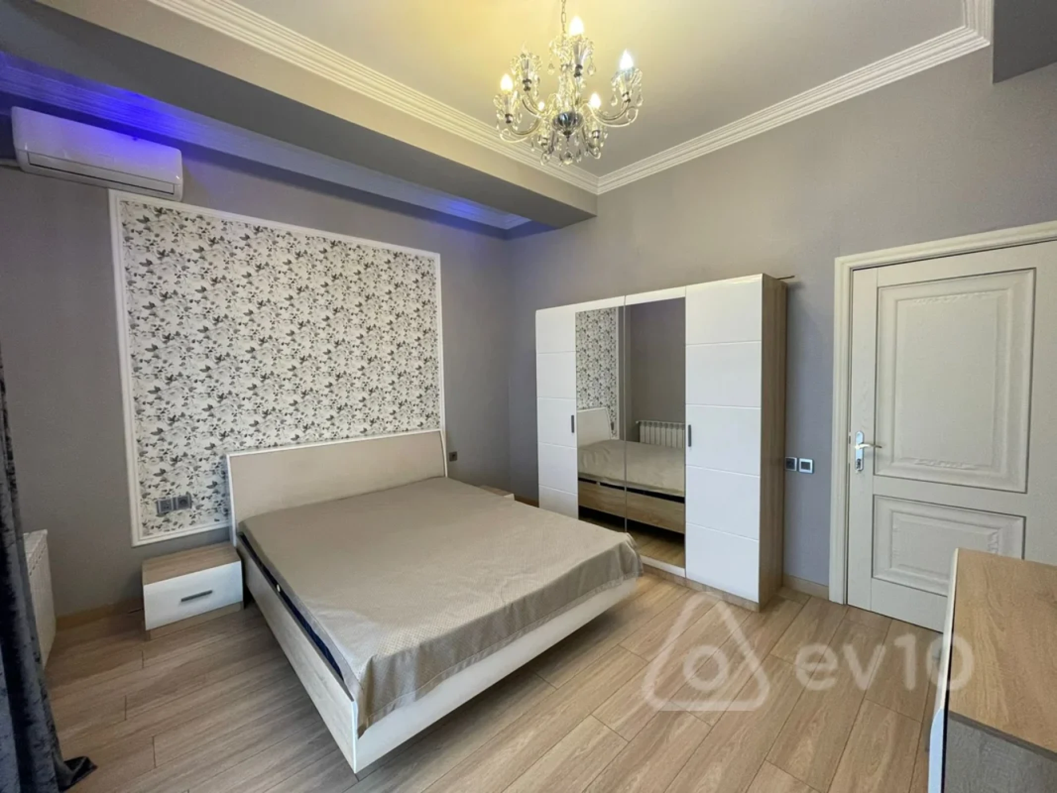 Kirayə verilir 2 otaqlı yeni tikili 74 m²