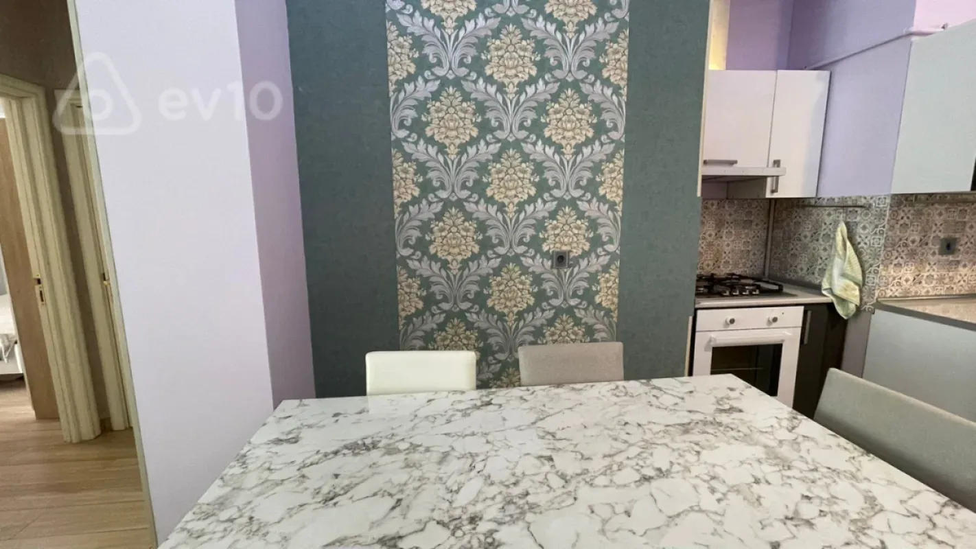 Kirayə verilir 2 otaqlı yeni tikili 74 m²