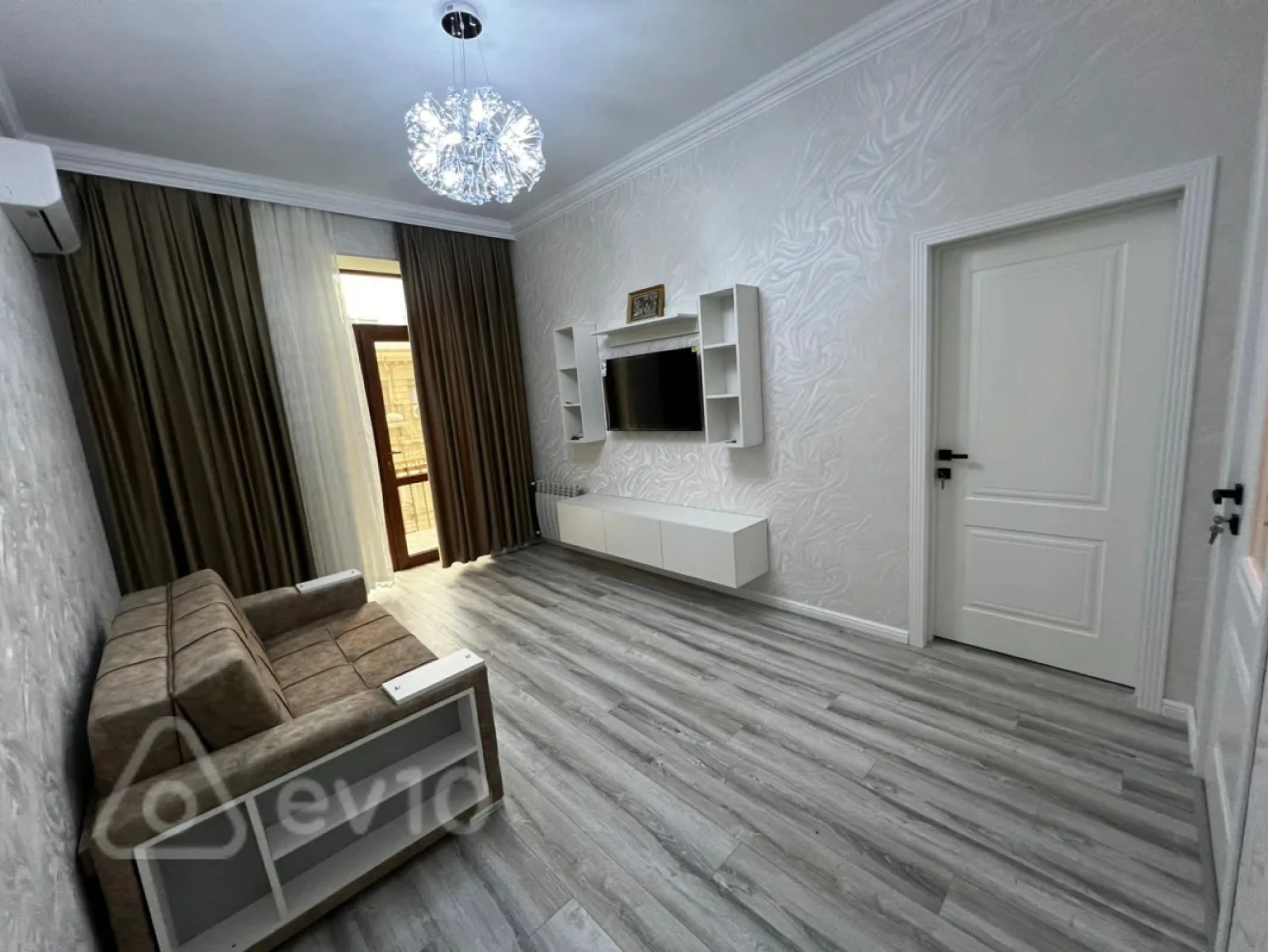 Kirayə verilir 2 otaqlı köhnə tikili 44 m²