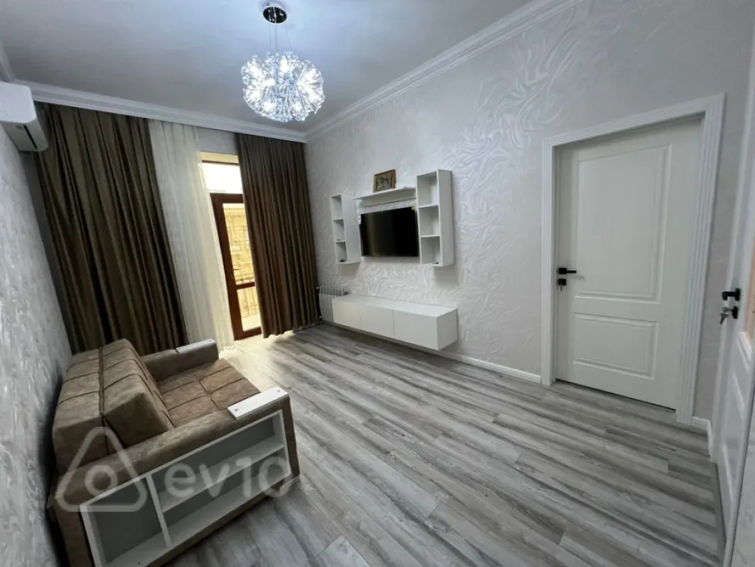 Kirayə verilir 2 otaqlı köhnə tikili 44 m²