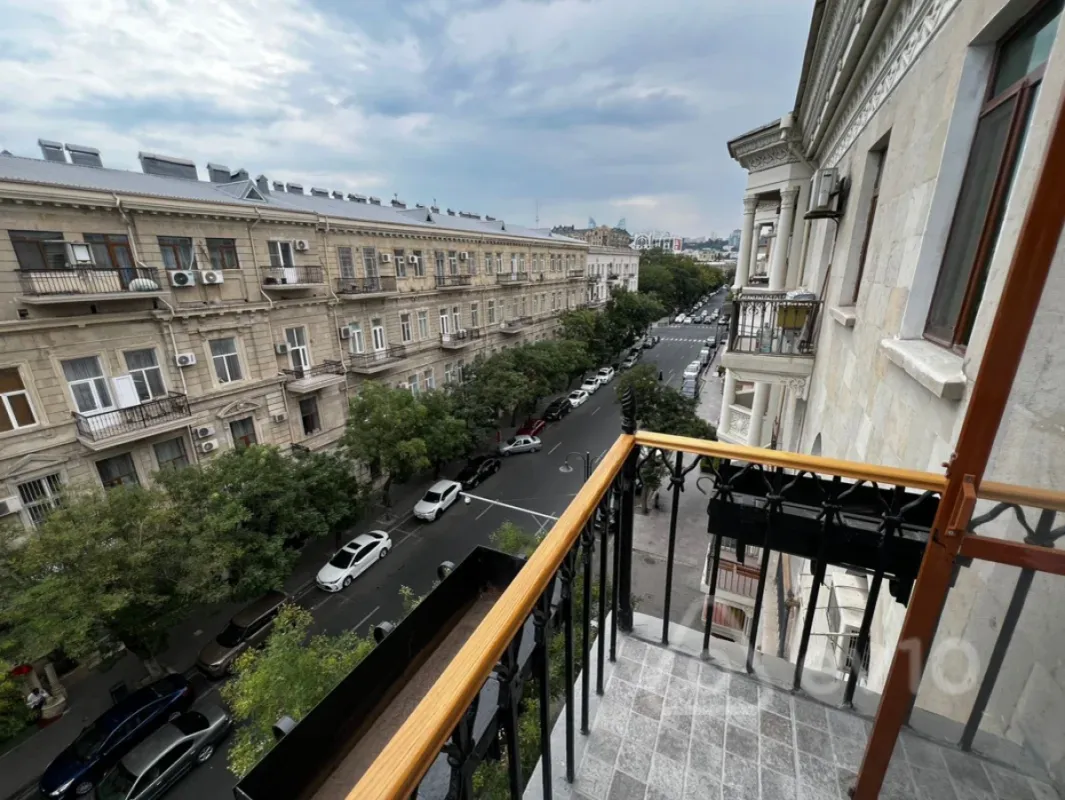 Kirayə verilir 2 otaqlı köhnə tikili 44 m²