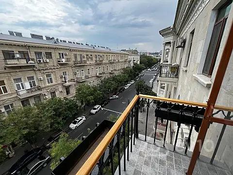 Kirayə verilir 2 otaqlı köhnə tikili 44 m² — Bakı, Səbail 2 otaq 44.00 m²