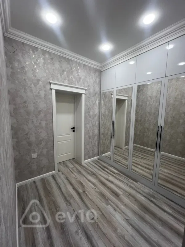 Kirayə verilir 2 otaqlı köhnə tikili 44 m²