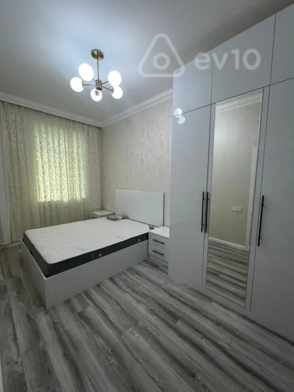 Kirayə verilir 2 otaqlı köhnə tikili 44 m²