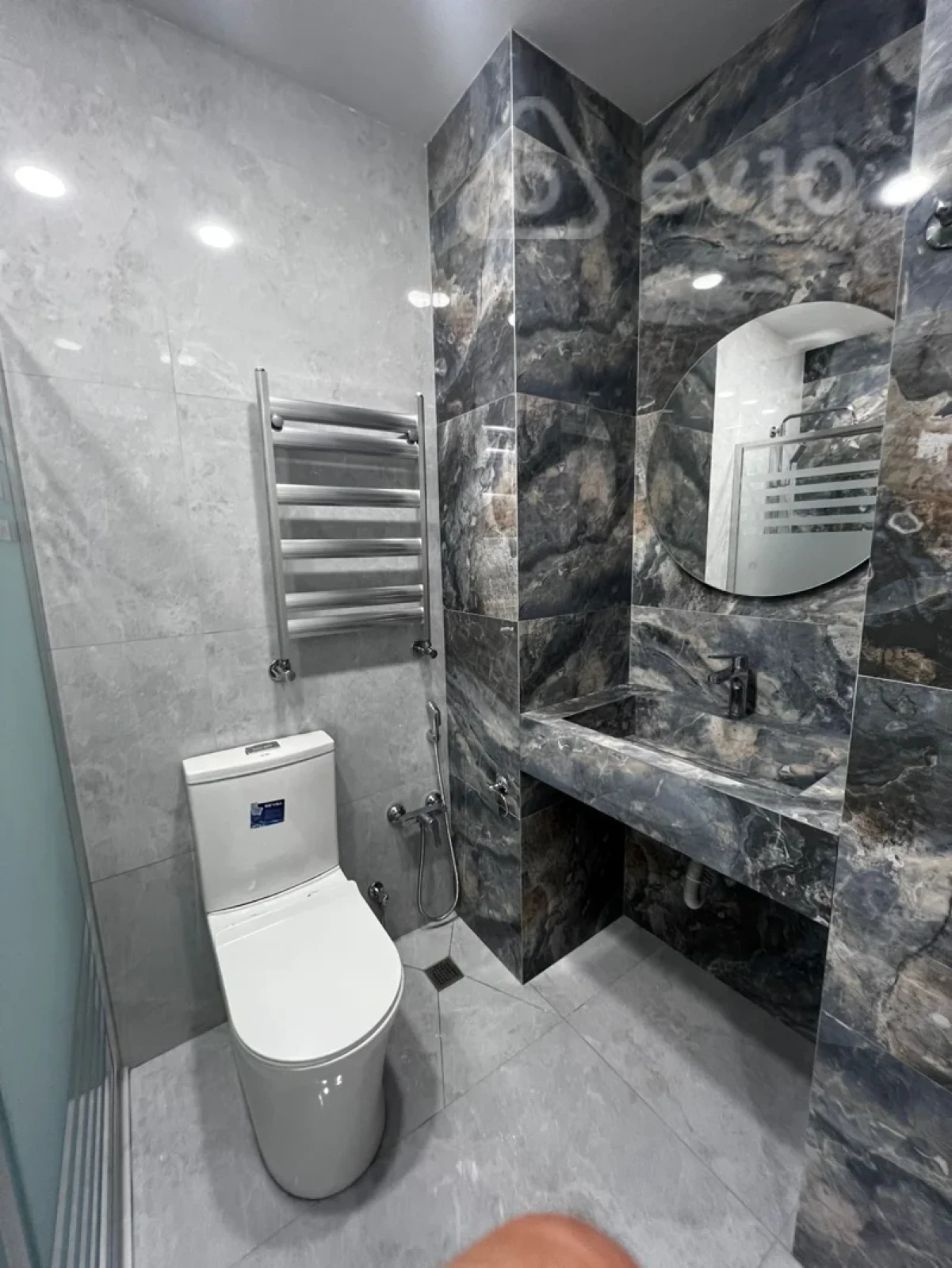 Kirayə verilir 2 otaqlı köhnə tikili 44 m²