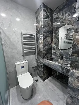 Kirayə verilir 2 otaqlı köhnə tikili 44 m²