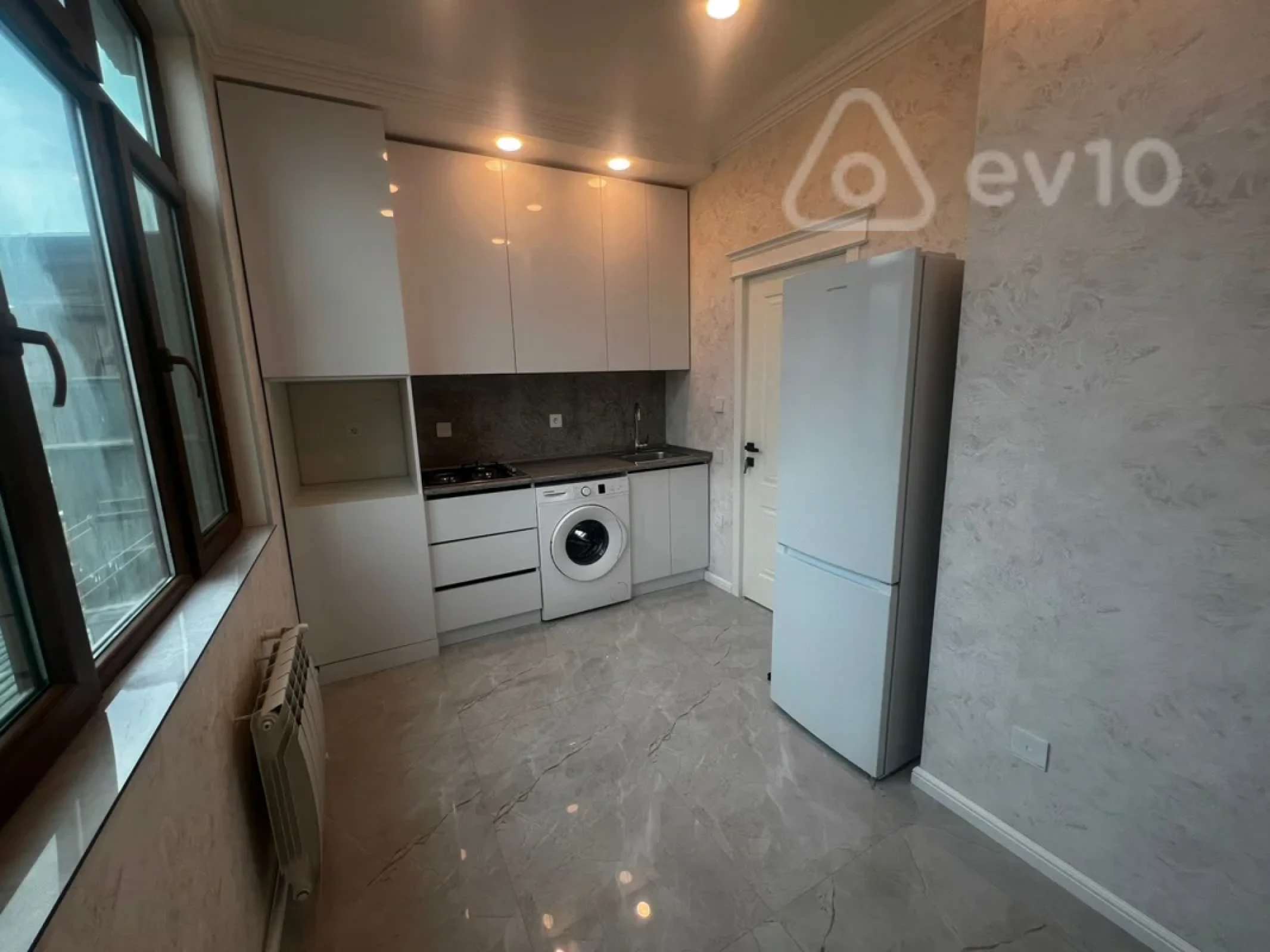 Kirayə verilir 2 otaqlı köhnə tikili 44 m²