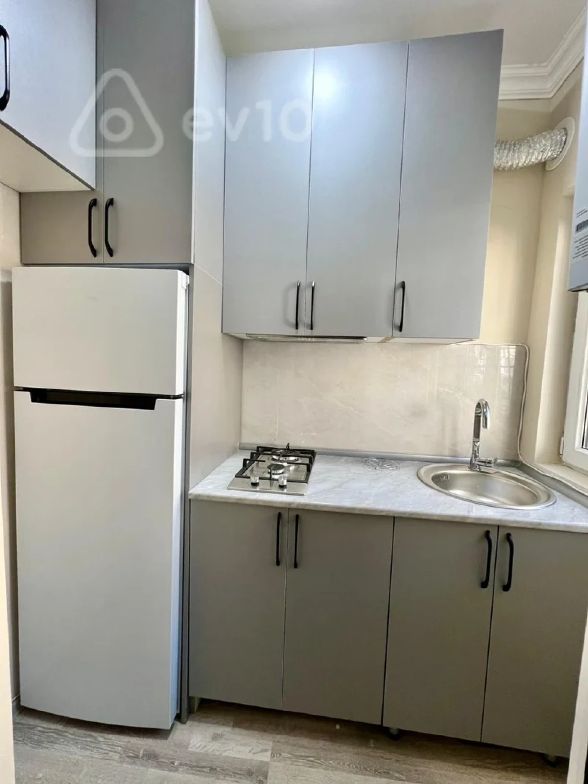 Kirayə verilir 2 otaqlı həyət evi 60 m²