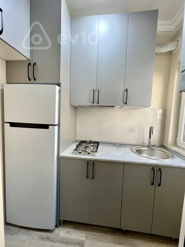 Kirayə verilir 2 otaqlı həyət evi 60 m²