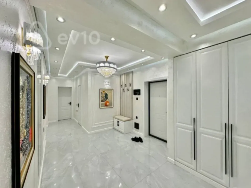 Satılır 4 otaqlı yeni tikili 153 m²