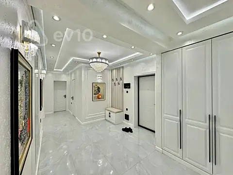 Satılır 4 otaqlı yeni tikili 153 m²