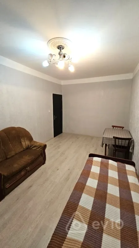 Kirayə verilir 3 otaqlı köhnə tikili 85 m²