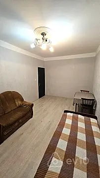Kirayə verilir 3 otaqlı köhnə tikili 85 m²