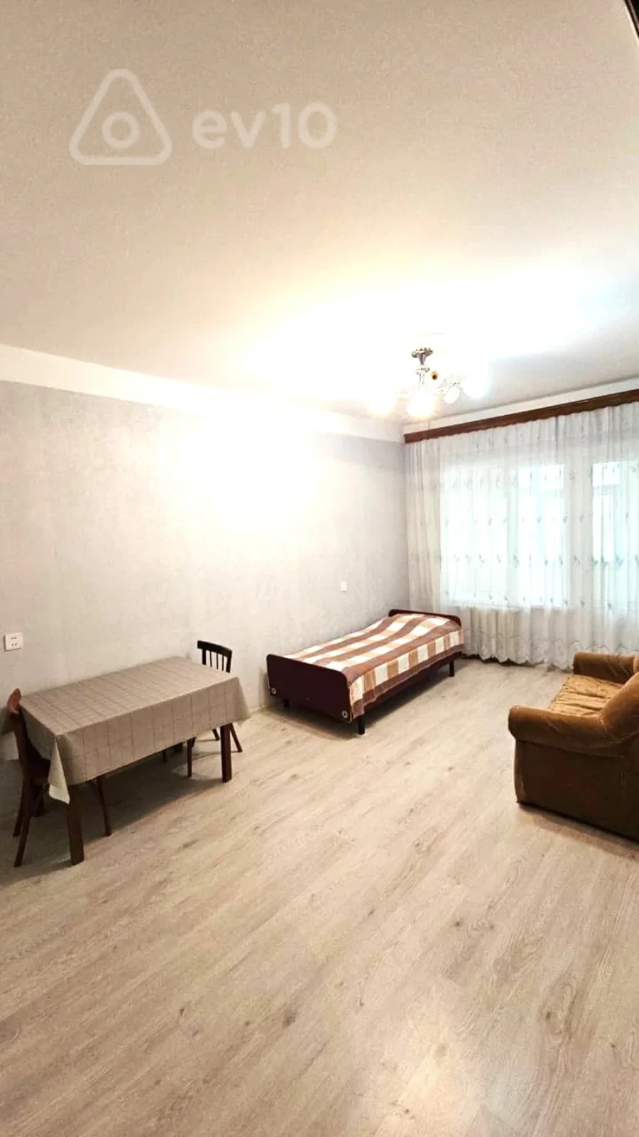 Kirayə verilir 3 otaqlı köhnə tikili 85 m²
