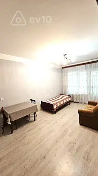 Kirayə verilir 3 otaqlı köhnə tikili 85 m²