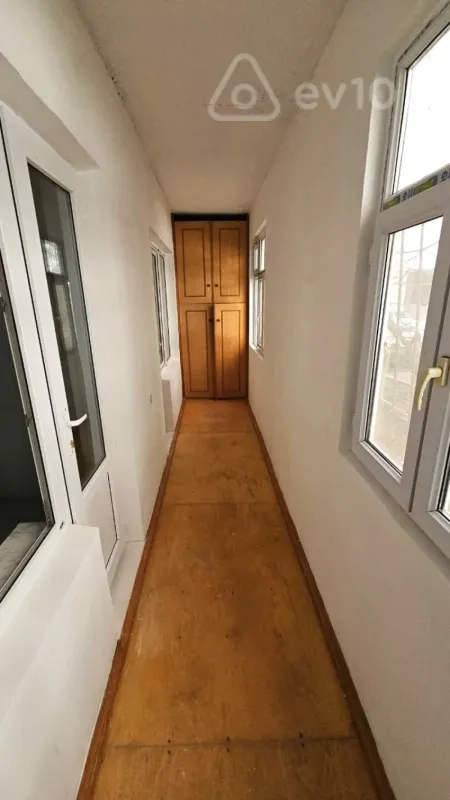 Kirayə verilir 3 otaqlı köhnə tikili 85 m²