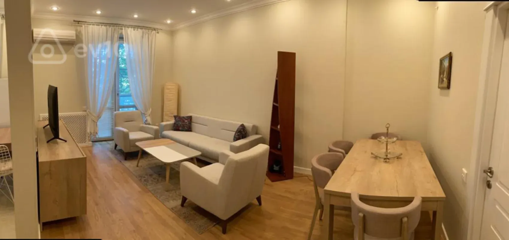 Kirayə verilir 2 otaqlı köhnə tikili 90 m²