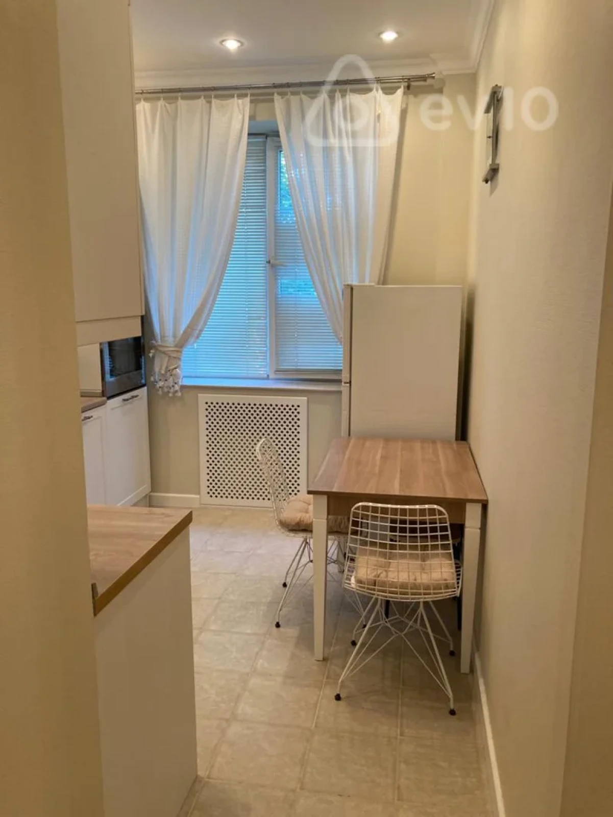 Kirayə verilir 2 otaqlı köhnə tikili 90 m²